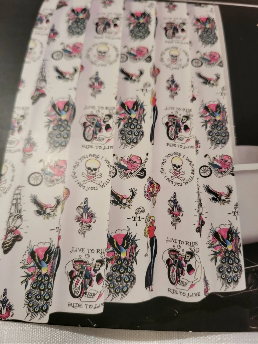 Ed Hardy Black Bath Set with Multicolor Print and Silver Hooks